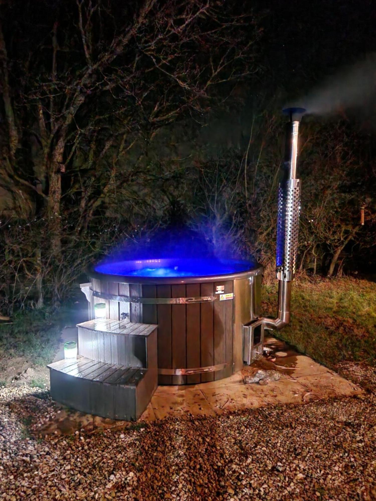 The Delkin Shepherds Huts キャッスル・クーム エクステリア 写真